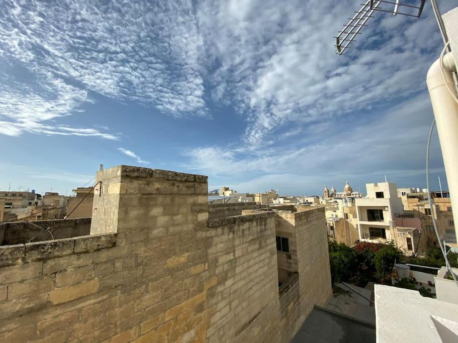 May Flower: Modern Flat Close To Airport/Bus Stops Tarxien Esterno foto