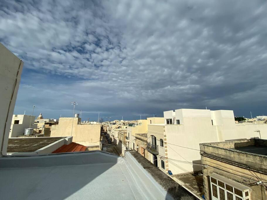 May Flower: Modern Flat Close To Airport/Bus Stops Tarxien Esterno foto