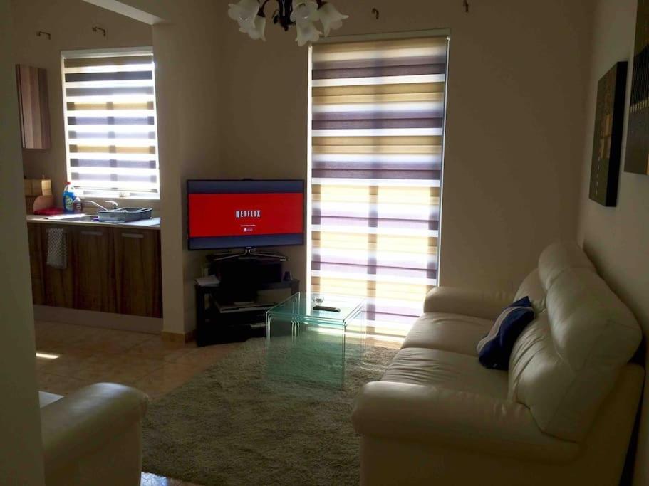 May Flower: Modern Flat Close To Airport/Bus Stops Tarxien Esterno foto